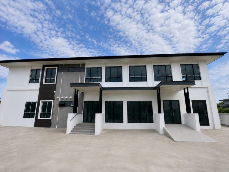 Baan Yangyuen Elderly Care Center building